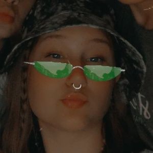 Meet your Posher, Alina